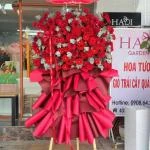 0109202601 - kệ hoa chúc mừng tone đỏ