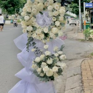 05092611 - vòng hoa chia buồn 2 tầng