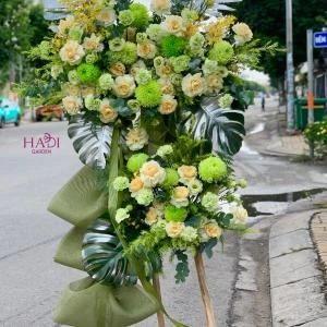 0109202604 - kệ hoa khai trương - chúc mừng tone xanh bơ