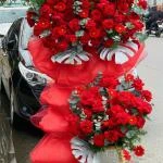 1410202613 - kệ hoa tone đỏ rực rỡ