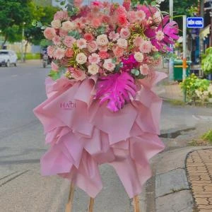 1410202618 - kệ khai trương