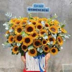Hộp hoa hướng dương khai trương, sinh nhật tone vàng