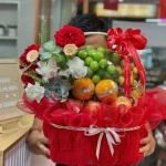 HD27 - Giỏ trái cây tone đỏ mix hoa tươi , sen đá