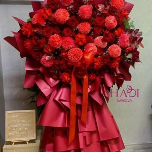 Kệ hoa khai trương tone đỏ hiện đại