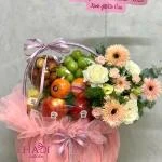 1809 - Giỏ trái cây mix hoa tươi tone hồng