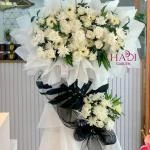 1809 - Kệ hoa tone trắng chia buồn 2 tầng