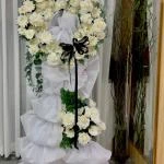 09102501 - kệ hoa chia buồn hiện đại 2 tầng