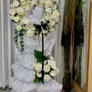 09102501 - kệ hoa chia buồn hiện đại 2 tầng