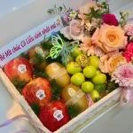 14112528 - khay trái cây mix hoa