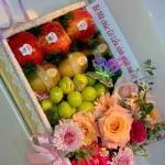 14112528 - khay trái cây mix hoa
