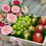 14112528 - khay trái cây mix hoa