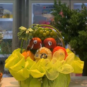 14112522 - Giỏ trái cây tone xanh bơ