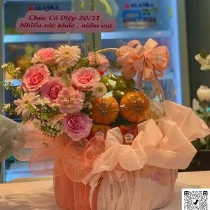 14112506 - giỏ trái cây mix hoa tone hồng