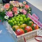 14112528 - khay trái cây mix hoa