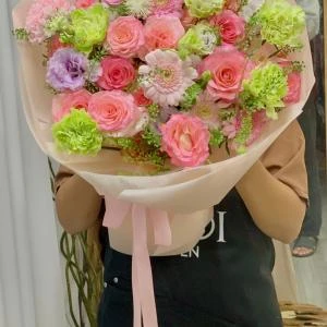 01122511 - Bó hoa tone hồng xinh xắn