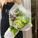 01122510 - Bó hoa tú cầu tốt nghiệp