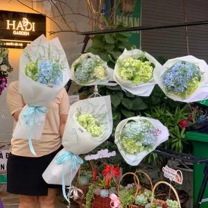 01122510 - Bó hoa tú cầu tốt nghiệp