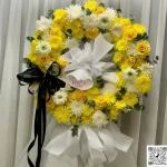 27122507 - kệ hoa chia buồn hiện đại tone vàng