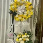 27122507 - kệ hoa chia buồn hiện đại tone vàng