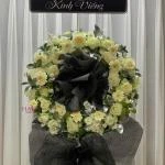 27122508 - kệ hoa chia buồn hiện đại tone trắng