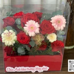 14112516 - hộp hoa đỏ mica xách tay
