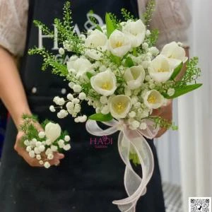 01012620 - bó hoa cưới tulip cầm tay