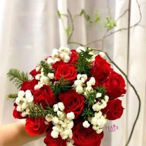 01012619 - hoa cưới cầm tay tone đỏ