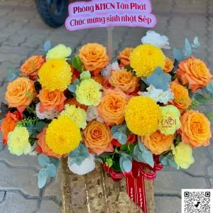 01012624 - Giỏ hoa tone vàng rực rỡ