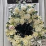 21012605 - kệ vòng chia buồn hiện đại