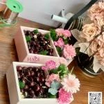 14112533 - Hộp trái cây có túi cầm