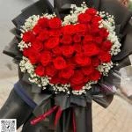 12022604 - Bó hoa trái tim tone đỏ mix baby
