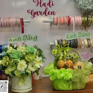 23022606 - combo hoa lụa và giỏ trái cây kính dâng