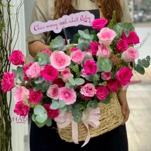 24022630 - Giỏ hoa tone hồng sang trọng