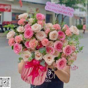 24022629 - giỏ hoa tone hồng ngọt ngào