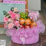 24022635 - giỏ trái cây mix hoa