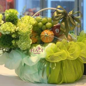 24022647 - giỏ trái cây mix hoa wissky sang trọng