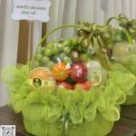 24022645 - giỏ trái cây full 2 mặt có dưa lưới