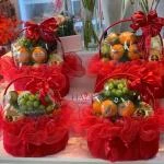 24022652 - giỏ trái cây tone đỏ siêu sang