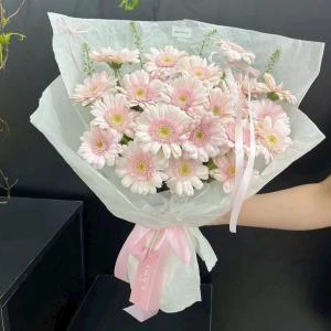 24022653 - bó hoa tiền nhí công chúa