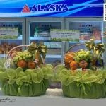 43202622 - giỏ trái cây kính giỗ sang trọng