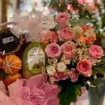 43202619 - giỏ trái cây tone hồng sang trọng