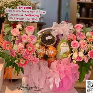 43202619 - giỏ trái cây tone hồng sang trọng