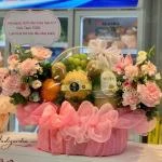 43202620 - giỏ trái cây tone hồng pastel