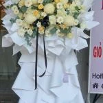 07042527 - kệ hoa chia buồn hiện đại