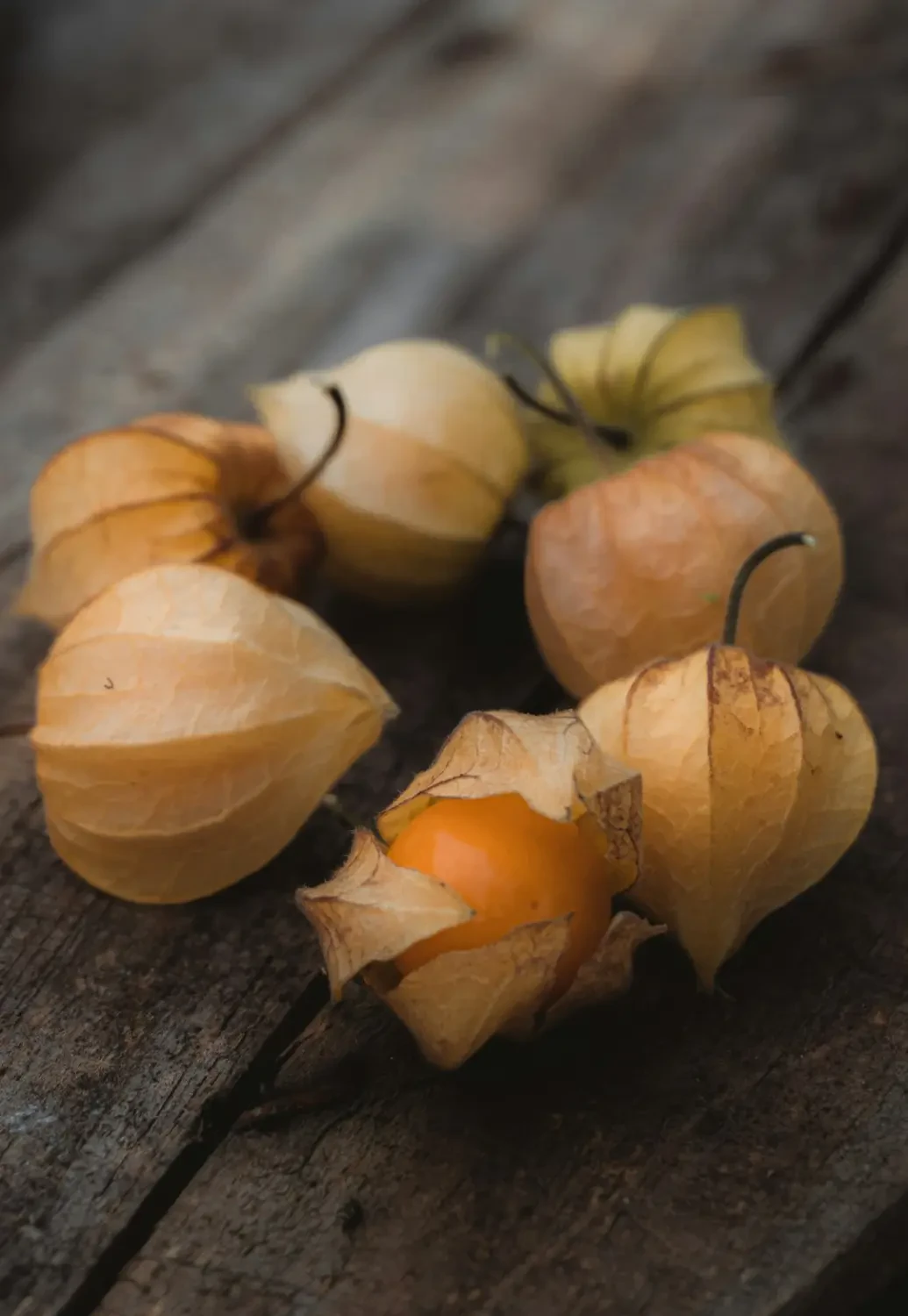 Sinh tố dâu vàng tươi mát trong ly