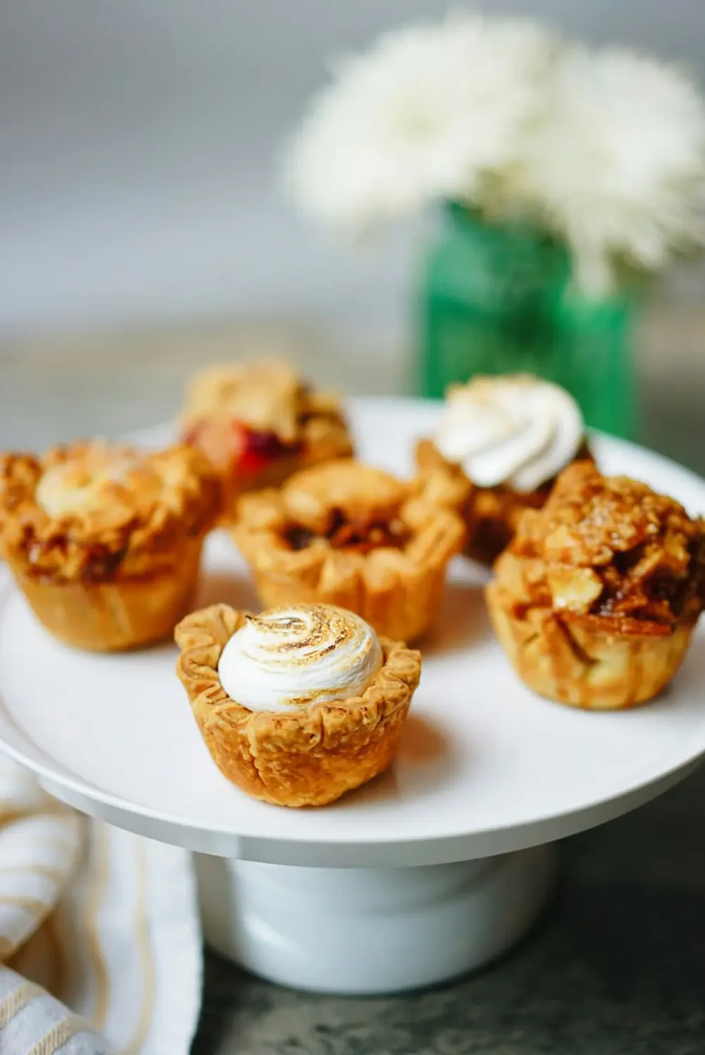 Cận cảnh quả Desert lime chín mọng