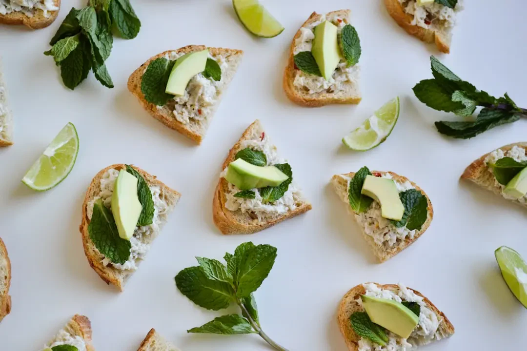 Finger Lime – Nguồn Gốc, Dinh Dưỡng, Lợi Ích & Ứng Dụng