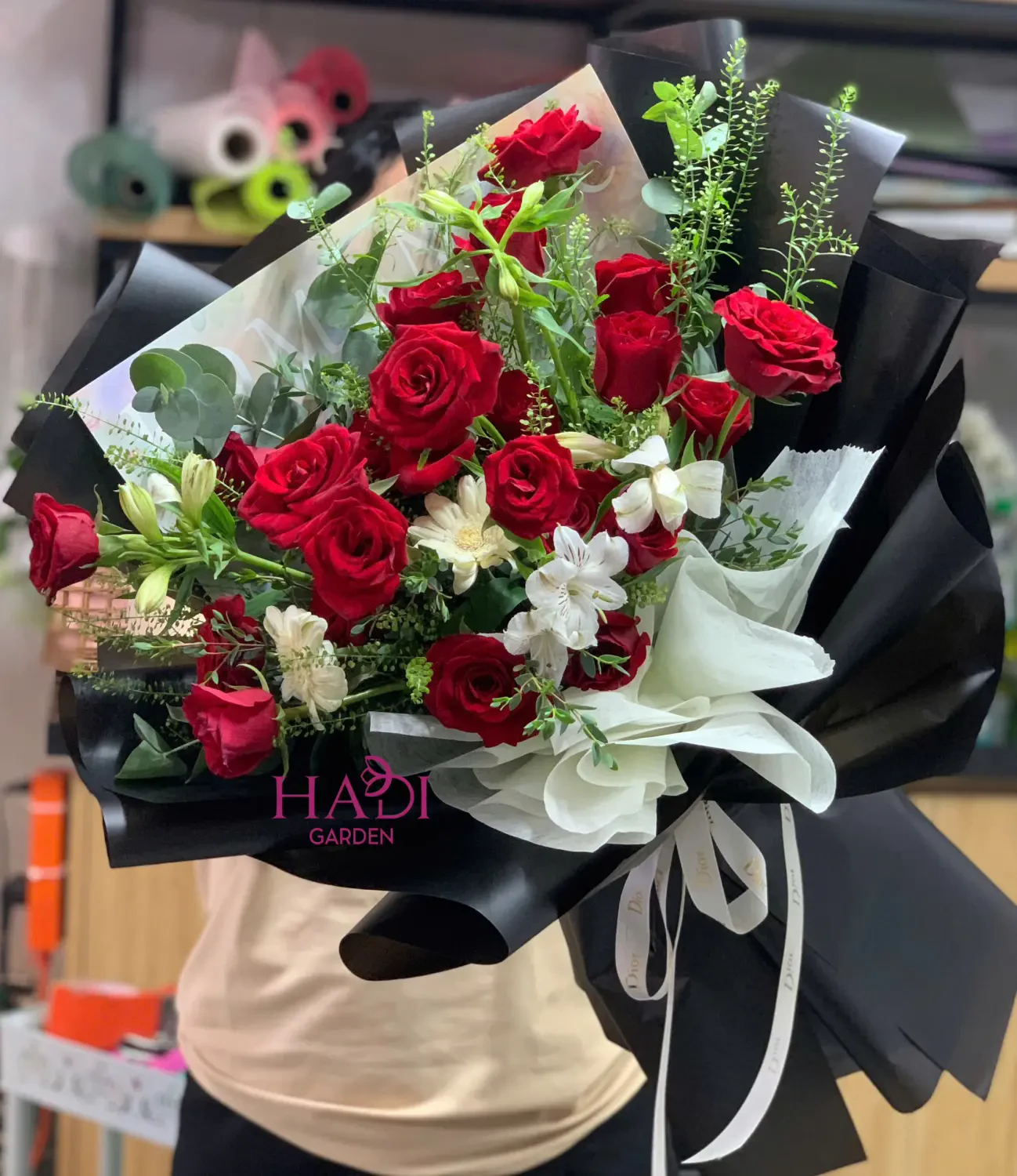 Hộp hoa hồng sen và trái cây cao cấp