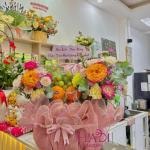 Giỏ Trái Cây Tươi Cao Cấp Kèm Hoa Hồng Đỏ