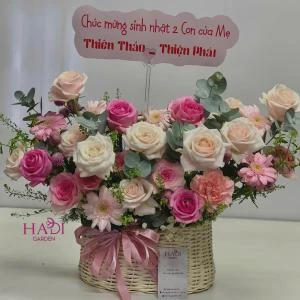 Giỏ hoa sinh nhật tone hồng
